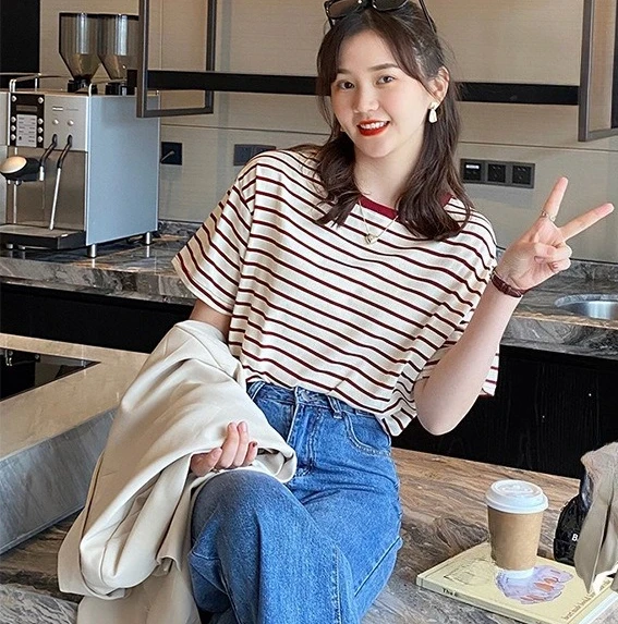 Summer Striped Short Sleeved Women's T-Shirt 2025 New Loose Top With Shoulder And Half Sleeves
Summer Striped Short Sleeved Women's T-Shirt 2025 New Loose Top With Shoulder And Half Sleeves