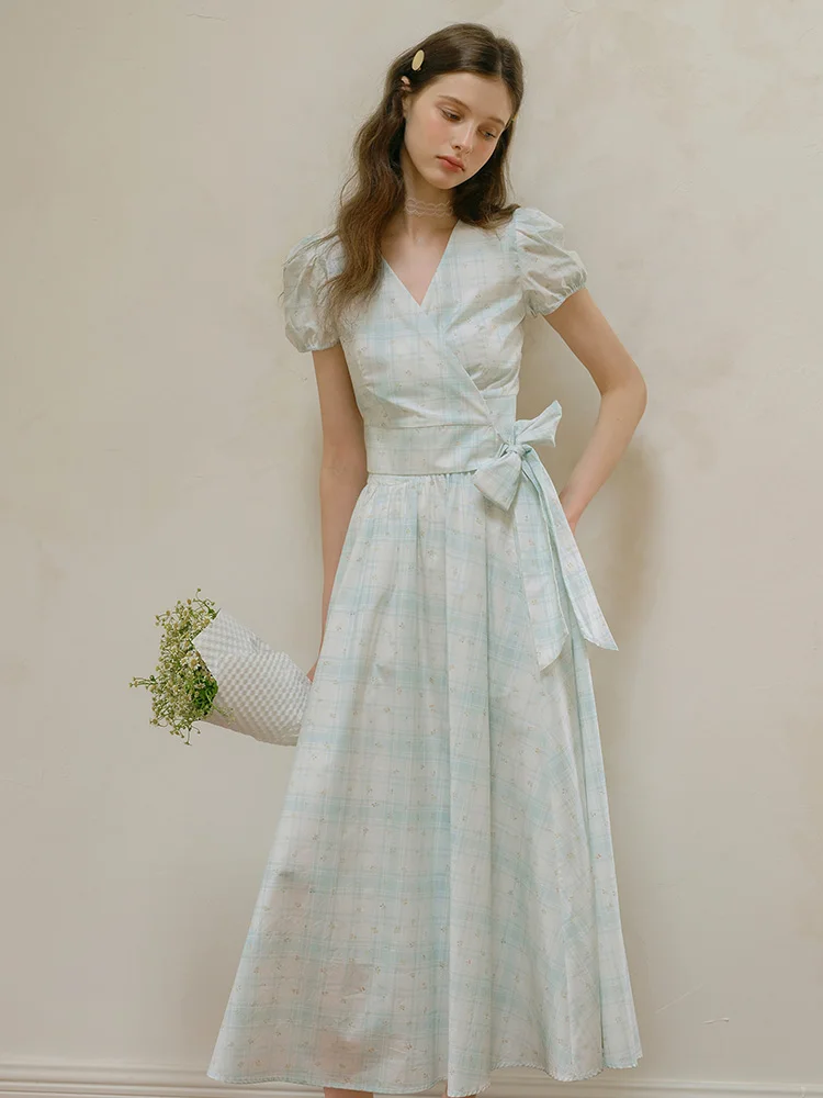 Floral Plaid Set Bubble Sleeve V-neck Design Sense Tie Top High Waist Skirt Two-piece Set Women Summer Fashion Ensemble
Floral Plaid Set Bubble Sleeve V-neck Design Sense Tie Top High Waist Skirt Two-piece Set Women Summer Fashion Ensemble