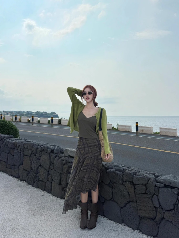 een Knitted Cardigan And ter Top Set Women's Holiday Sle Faionable Early Autumn Skirt Korean Sle Ensemble
een Knitted Cardigan And ter Top Set Women's Holiday Sle Faionable Early Autumn Skirt Korean Sle Ensemble