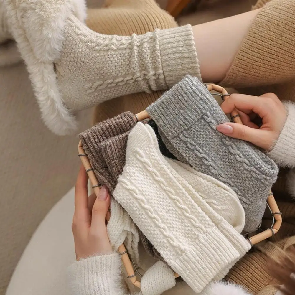 1 Pair Unisex Winter Socks Mid-tube Keep Warm Twisted Texture Sweat Absorption Floor Socks Daily Wear Various Occasions 겨울 양말
1 Pair Unisex Winter Socks Mid-tube Keep Warm Twisted Texture Sweat Absorption Floor Socks Daily Wear Various Occasions 겨울 양말