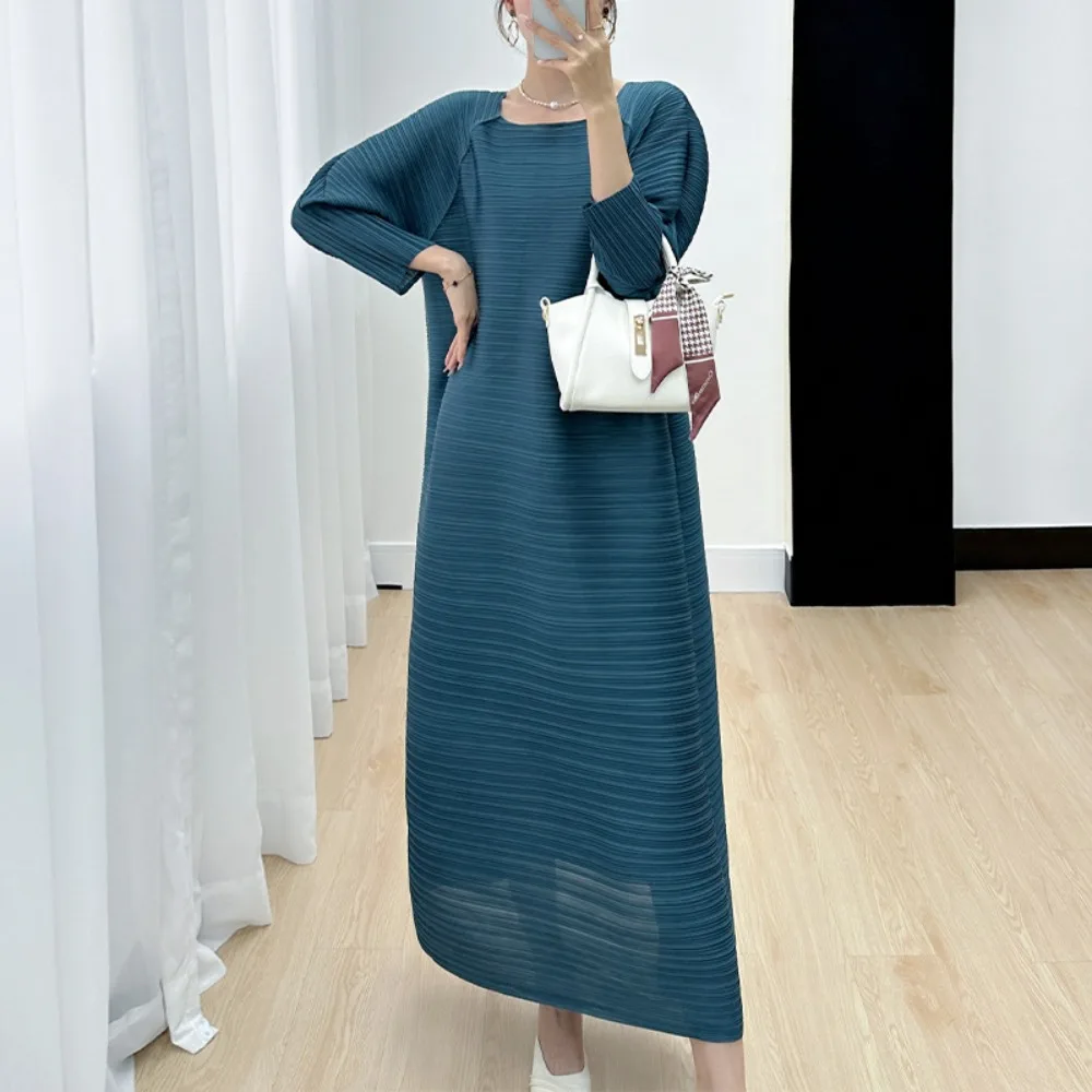 Miyake Pleated Full Sleeve Dress Women's 2025 Summer Korean Fashion Simple Round Neck Long Pleats Plus Size Medium Long Dress
Miyake Pleated Full Sleeve Dress Women's 2025 Summer Korean Fashion Simple Round Neck Long Pleats Plus Size Medium Long Dress