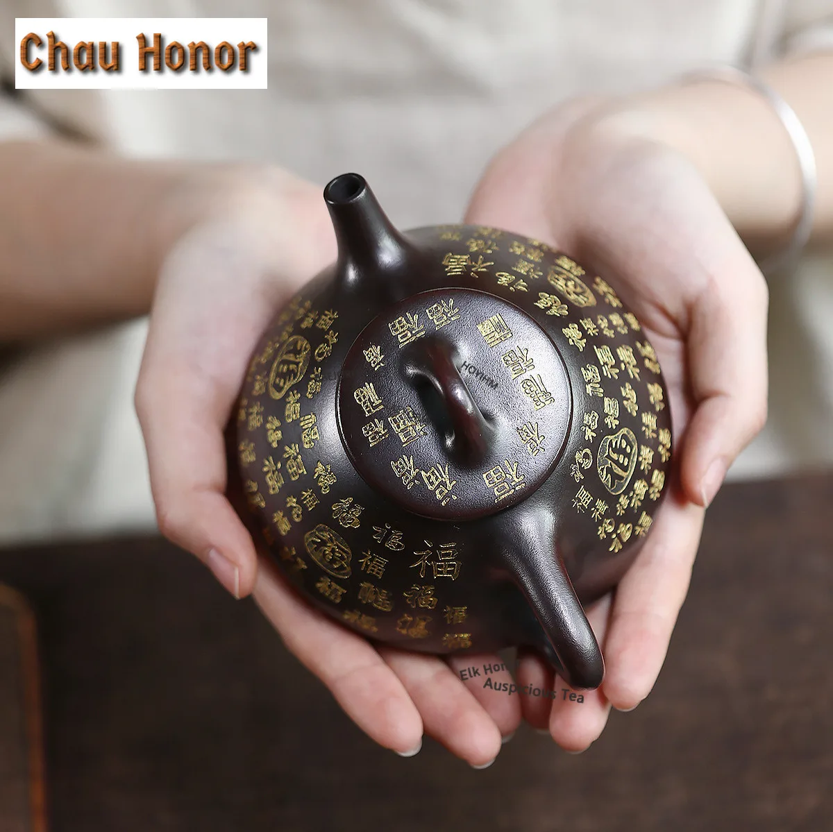 260ml Retro Yixing Purple Clay Stone Spoon Teapots Handmade Golden Carve Pot Raw Ore Mud Tea Maker Kettle Chinese Zisha Teaset
260ml Retro Yixing Purple Clay Stone Spoon Teapots Handmade Golden Carve Pot Raw Ore Mud Tea Maker Kettle Chinese Zisha Teaset