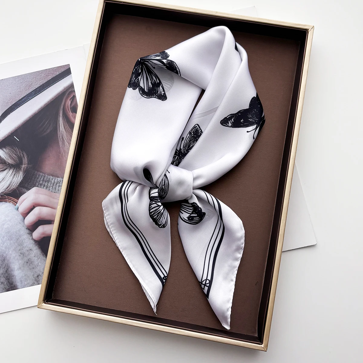 2026 женский квадратный шарф, шелковый шейный платок с имитацией бабочки, бандана, платок, женская шаль, шарфы, повязка на голову, галстуки
2026 женский квадратный шарф, шелковый шейный платок с имитацией бабочки, бандана, платок, женская шаль, шарфы, повязка на голову, галстуки