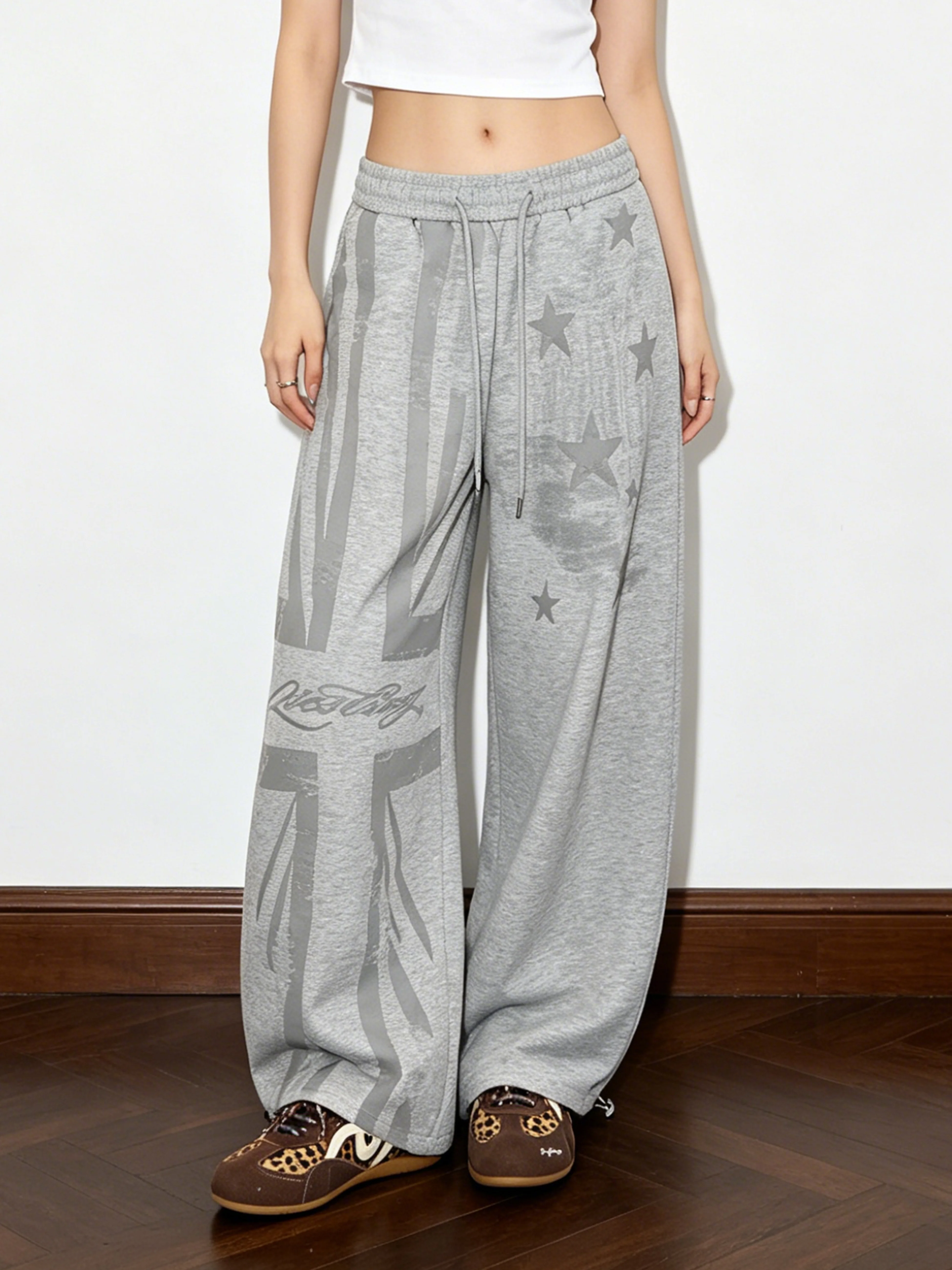 American Style Star Print Loose Elastic Waist Drawstring Cuffed Wide Leg Casual Pants Women Summer Comfortable Cotton Trousers
American Style Star Print Loose Elastic Waist Drawstring Cuffed Wide Leg Casual Pants Women Summer Comfortable Cotton Trousers