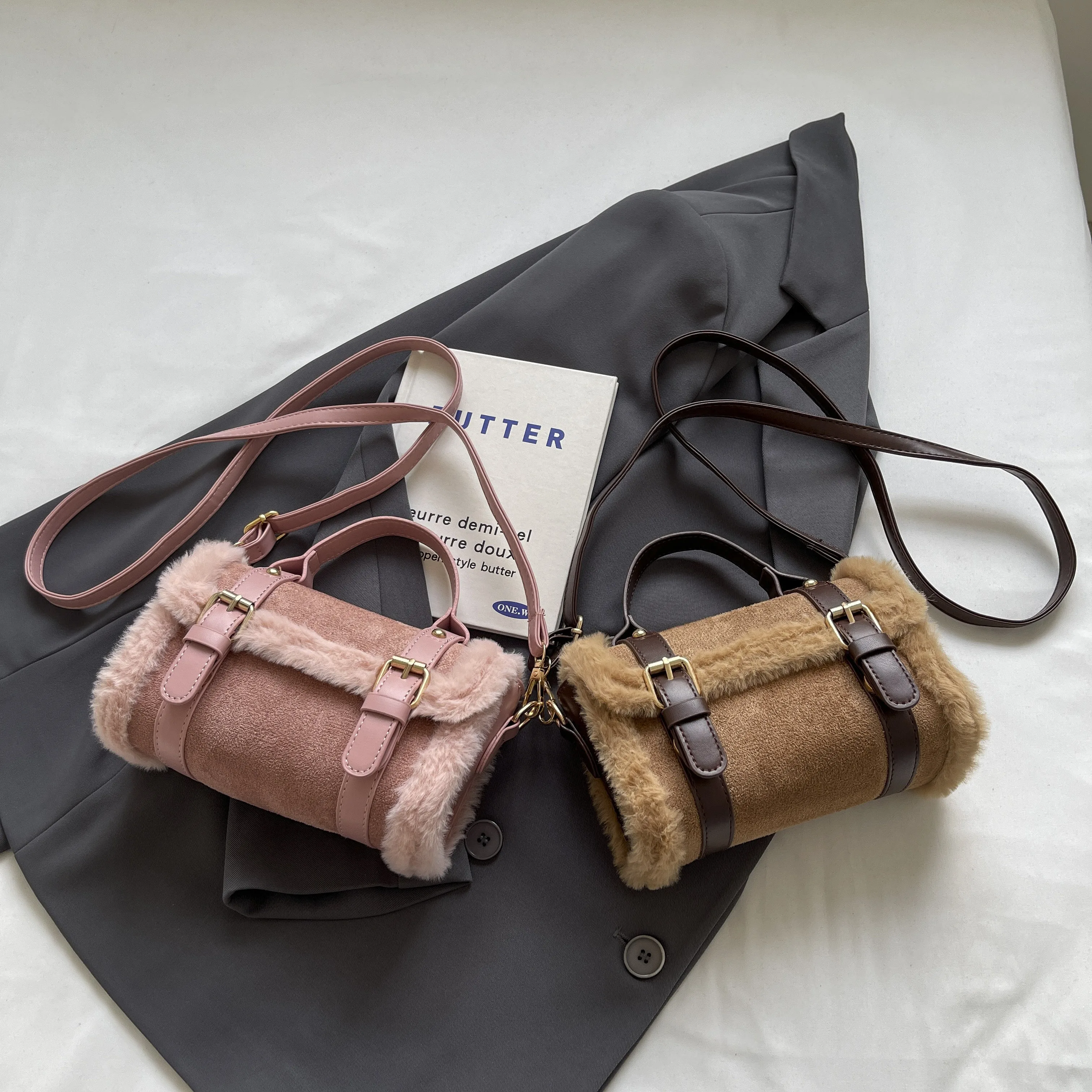 Plush frosted patchwork handbag small square bag fashionable retro handbag shoulder bag
Plush frosted patchwork handbag small square bag fashionable retro handbag shoulder bag