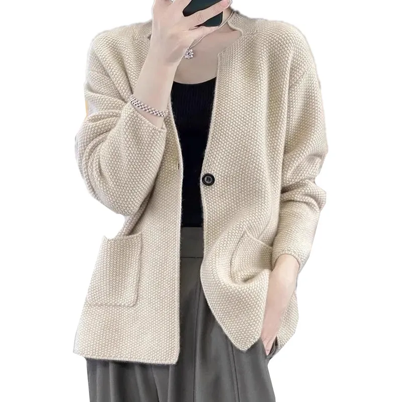 2025 New Spring Autumn Winter Jacket Fashion Knitwear Women V-neck Long Sleeves Knitted Cardigan One Button Tops Female T1283
2025 New Spring Autumn Winter Jacket Fashion Knitwear Women V-neck Long Sleeves Knitted Cardigan One Button Tops Female T1283