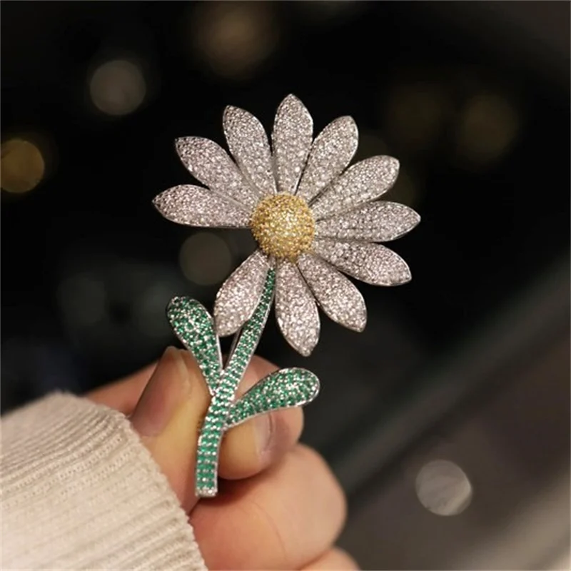 High-End Copper Full Zircon Daisy Brooch Pin Sunflower Brooch For Men Women Party Clothing Accessories
High-End Copper Full Zircon Daisy Brooch Pin Sunflower Brooch For Men Women Party Clothing Accessories