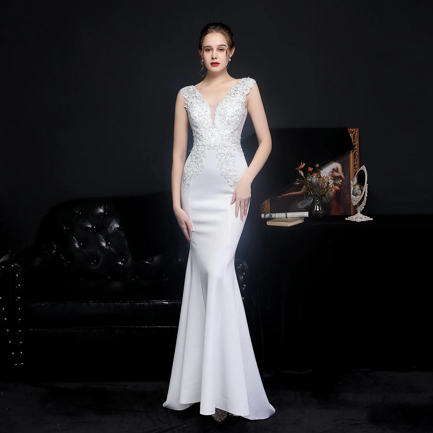 Full Craft Lace Ironing European Drill Bride Long Section Thank You Feast Mermaid Skirt Evening Dress Tight and Sexy Party Dress
Full Craft Lace Ironing European Drill Bride Long Section Thank You Feast Mermaid Skirt Evening Dress Tight and Sexy Party Dress