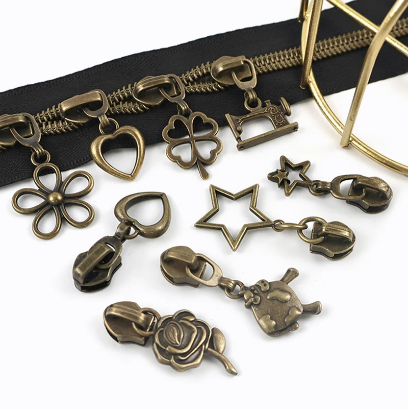 10/20/30Pcs 5# Gunblack Metal Zippers Slider Shoes Jacket Zipper Puller Bag Luggage Zips Head Repair Kits Hardware Accessories
10/20/30Pcs 5# Gunblack Metal Zippers Slider Shoes Jacket Zipper Puller Bag Luggage Zips Head Repair Kits Hardware Accessories