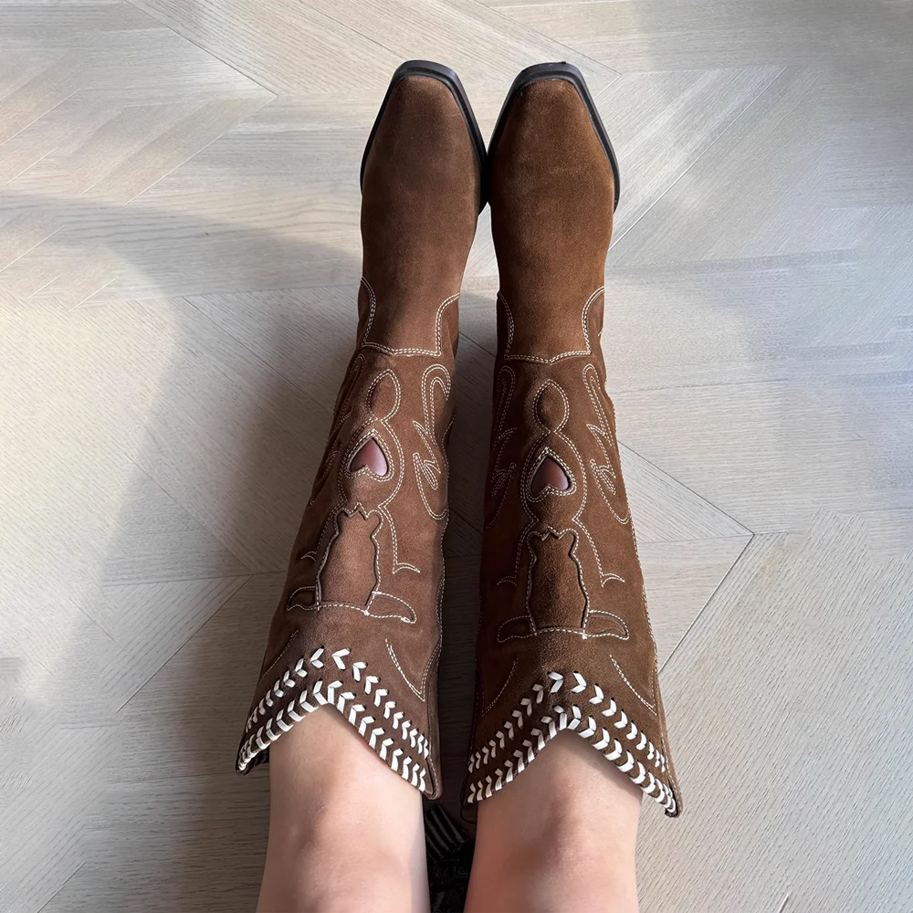 Замшевые сапоги до колена в стиле вестерн на блочном каблуке в стиле ретро, белые повседневные женские сапоги с ковбойским дизайном и лоскутным узором
Замшевые сапоги до колена в стиле вестерн на блочном каблуке в стиле ретро, белые повседневные женские сапоги с ковбойским дизайном и лоскутным узором