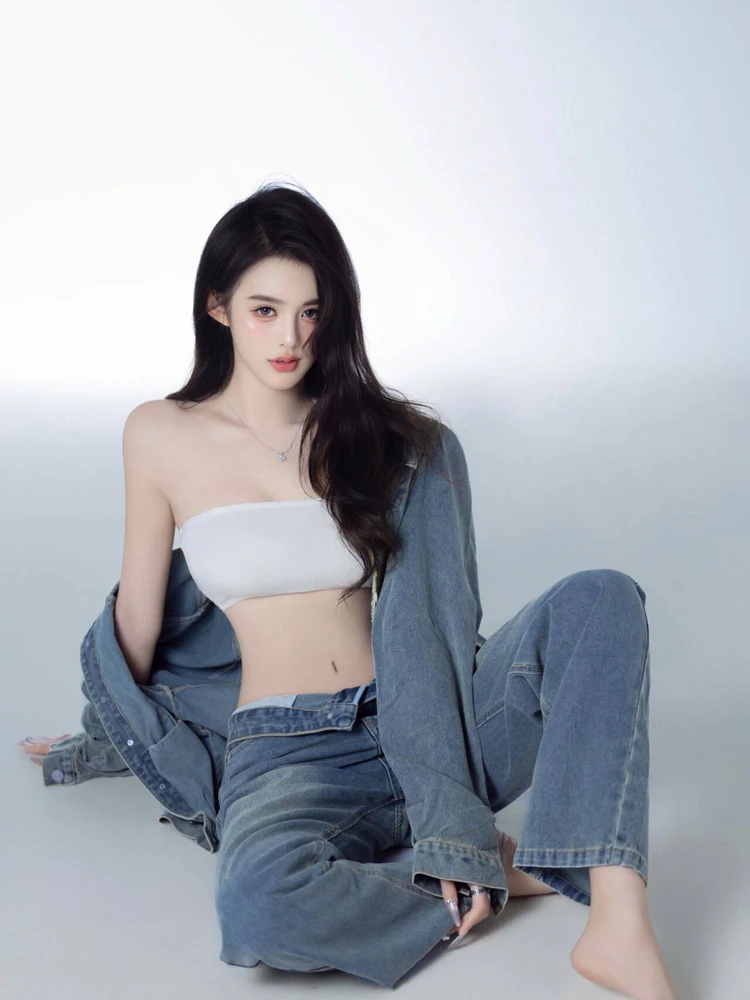 Vintage Cool Sweet Girl Photography Studio Jeans Set Personal Photography Clothing Retro Style Korean Mixed Magazine Style
Vintage Cool Sweet Girl Photography Studio Jeans Set Personal Photography Clothing Retro Style Korean Mixed Magazine Style