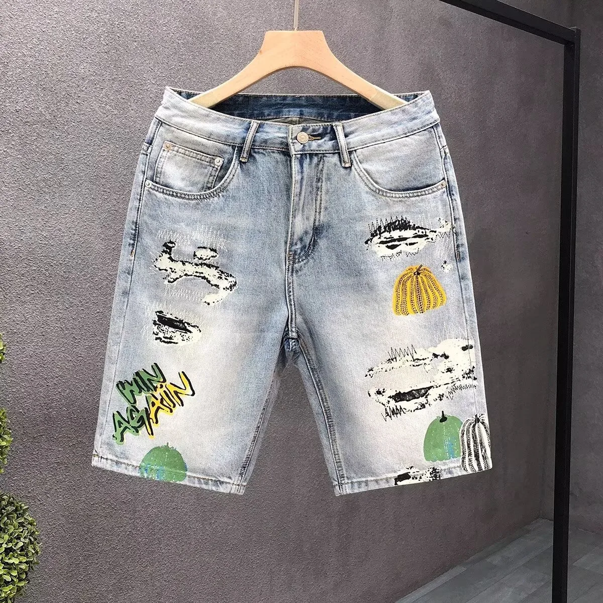 New Printed Men's Denim Shorts Summer Five-point Pants Thin Straight Pants
New Printed Men's Denim Shorts Summer Five-point Pants Thin Straight Pants