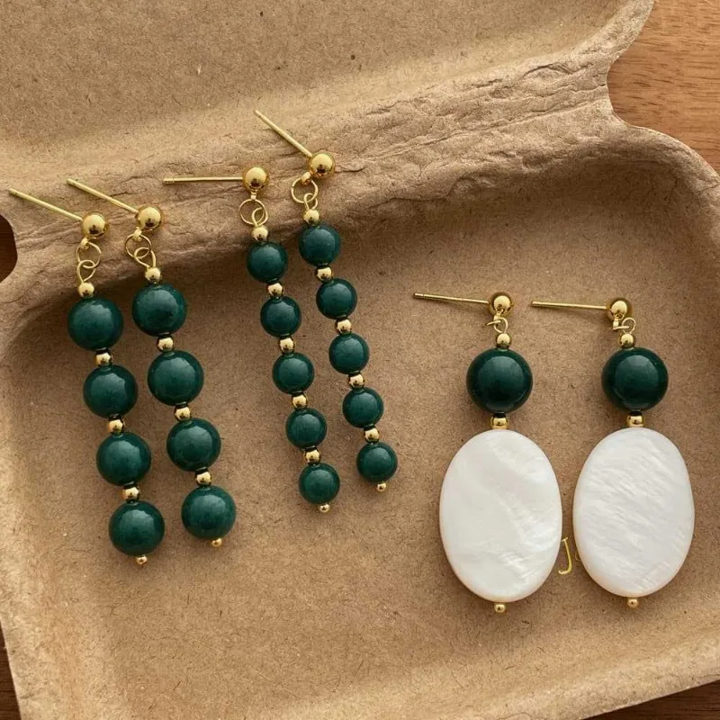 Minar Chinese Style 2 Designs Green Color Natural Stone Beads White Oval Shell Treand Drop Earrings for Women Real Gold Copper
Minar Chinese Style 2 Designs Green Color Natural Stone Beads White Oval Shell Treand Drop Earrings for Women Real Gold Copper