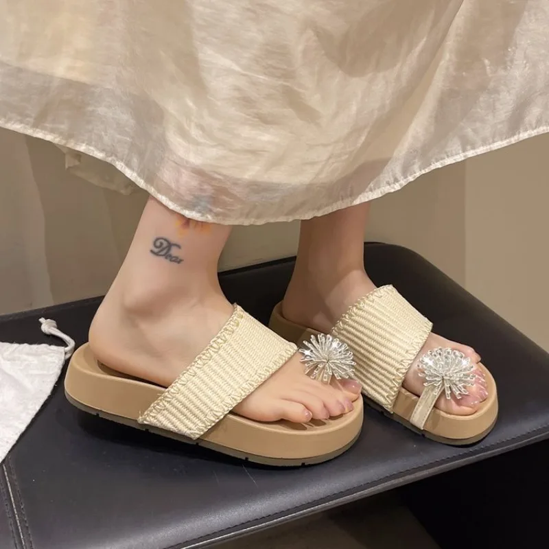 Fashion Rhinestone Design Women Shoes Slippers Comfortable Platform Shoe Leisure Flower Outdoor Beach Slipper
Fashion Rhinestone Design Women Shoes Slippers Comfortable Platform Shoe Leisure Flower Outdoor Beach Slipper