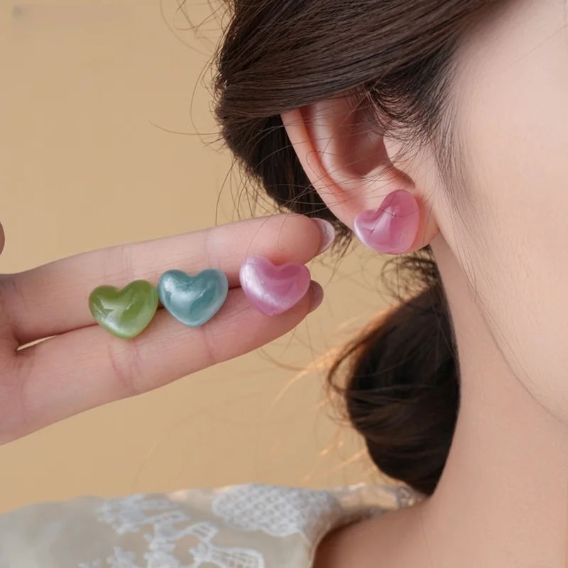 2025 Silver needle sweet acrylic smudge love fashion new small fresh light luxury high-end earrings female gifts
2025 Silver needle sweet acrylic smudge love fashion new small fresh light luxury high-end earrings female gifts