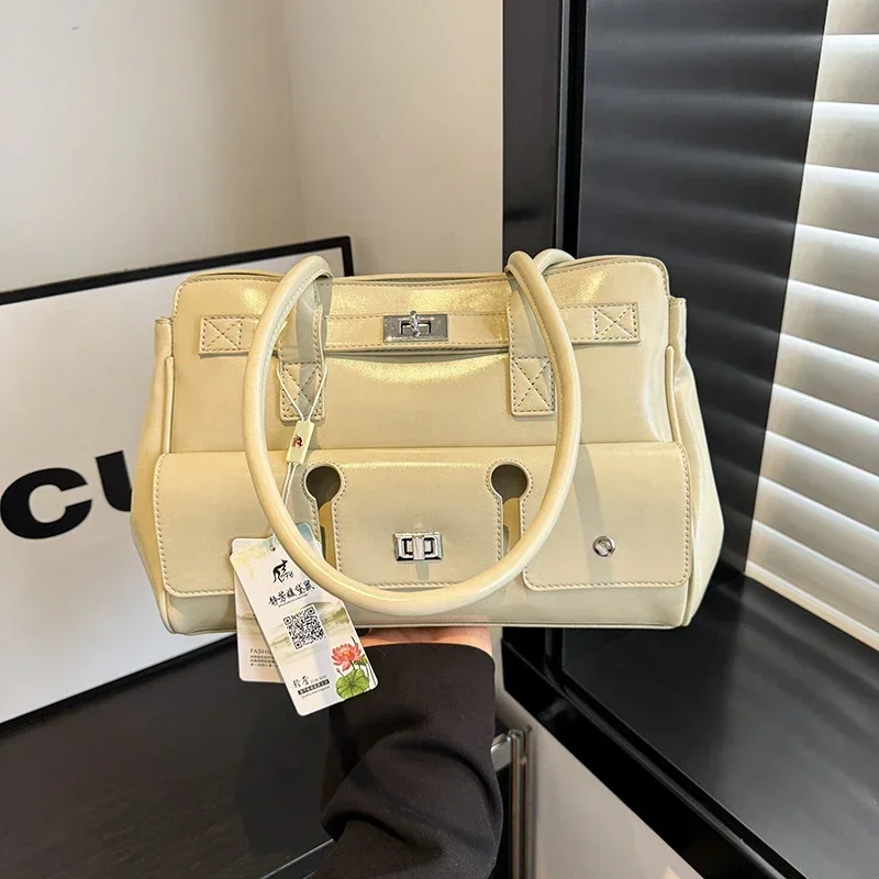 Luxury Women's Leather Shoulder Bag Elegant Fashion Designer Handbag Classic Crossbody Tote For Daily Use
Luxury Women's Leather Shoulder Bag Elegant Fashion Designer Handbag Classic Crossbody Tote For Daily Use