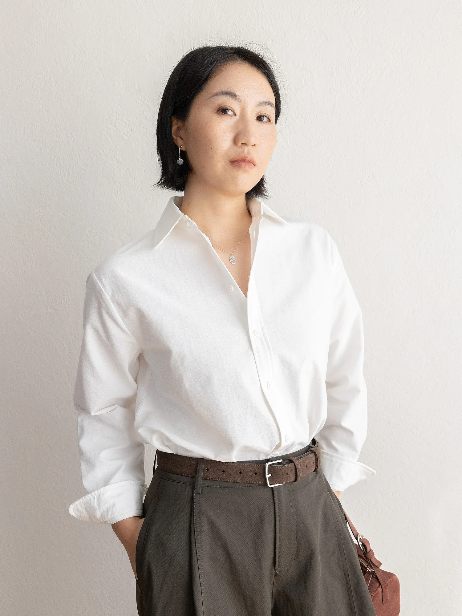 JENUNIQUE Женская классическая повседневная рубашка из хлопка с длинным рукавом, синяя, на пуговицах, весенняя мода
JENUNIQUE Женская классическая повседневная рубашка из хлопка с длинным рукавом, синяя, на пуговицах, весенняя мода