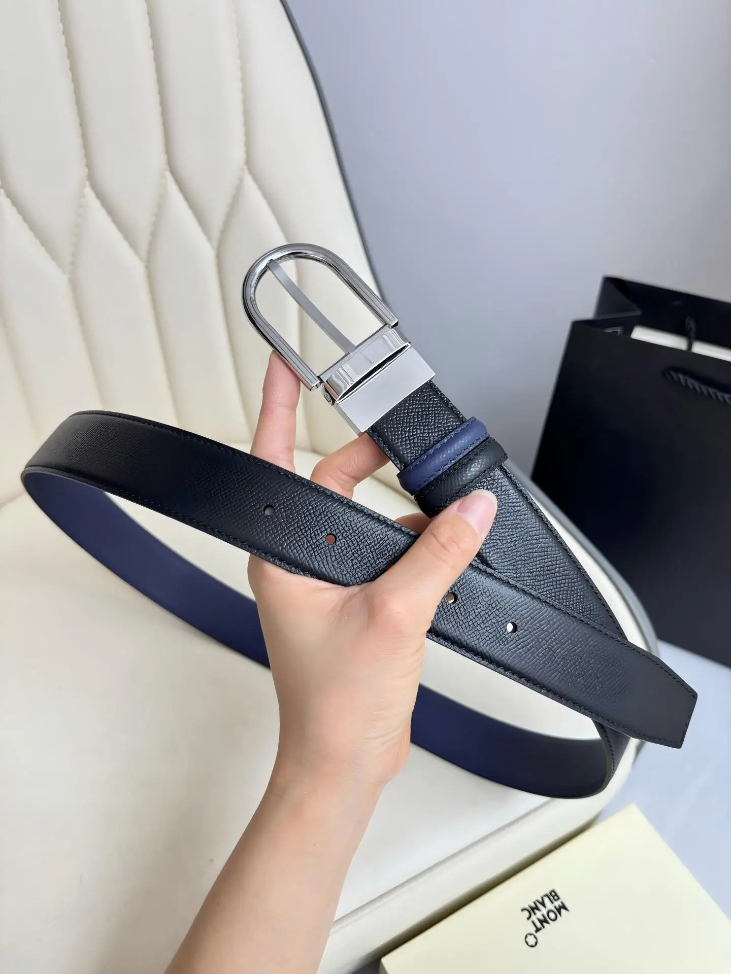 New Men's Business Casual Leather Belt, 3.5cm Top Grain, Adjustable Cut-to-Fit with Prong Buckle
New Men's Business Casual Leather Belt, 3.5cm Top Grain, Adjustable Cut-to-Fit with Prong Buckle