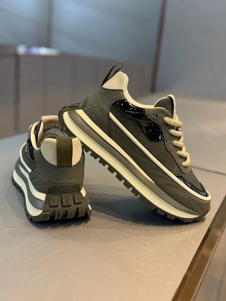 Casual Running Men's Shoes Spring Trendy High-End Versatile Thick Bottom Inner Heightening Dad Shoes PU Mesh Breathable
Casual Running Men's Shoes Spring Trendy High-End Versatile Thick Bottom Inner Heightening Dad Shoes PU Mesh Breathable