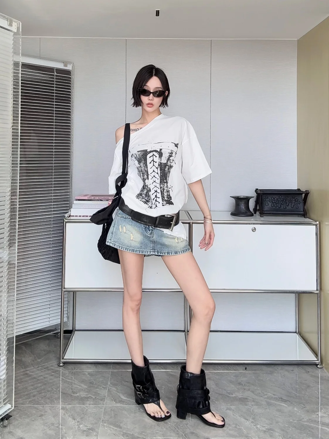 Джинсовые брюки-юбка с низкой талией, повседневные, с высокой талией, широкие штанины, летние, на молнии, свободного кроя, весна 2025 IAMCPLUS
Джинсовые брюки-юбка с низкой талией, повседневные, с высокой талией, широкие штанины, летние, на молнии, свободного кроя, весна 2025 IAMCPLUS