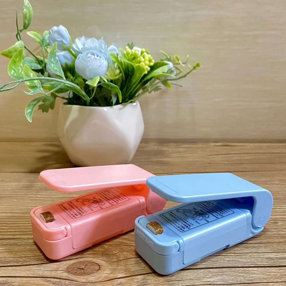1pcs Mini Heat Bag Packaging Sealer Portable Plastic Bag Clip Sealing Machine Food Storage Seal Snack Sealing Kitchen Gadgets
1pcs Mini Heat Bag Packaging Sealer Portable Plastic Bag Clip Sealing Machine Food Storage Seal Snack Sealing Kitchen Gadgets