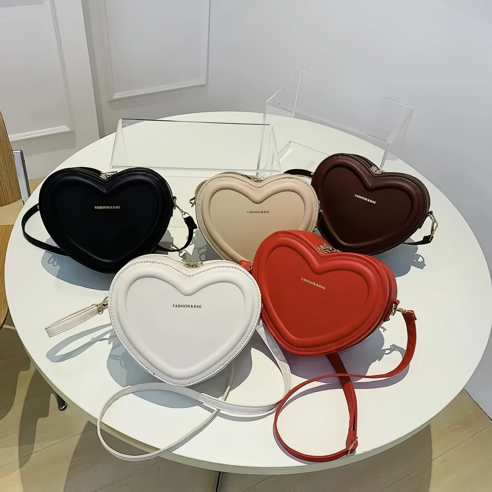 Hot Selling Heart Crossbody Bag Women's Solid Color PU Leather Versatile Sweet Shoulder Bag Fashion Handbag-tan
Hot Selling Heart Crossbody Bag Women's Solid Color PU Leather Versatile Sweet Shoulder Bag Fashion Handbag-tan