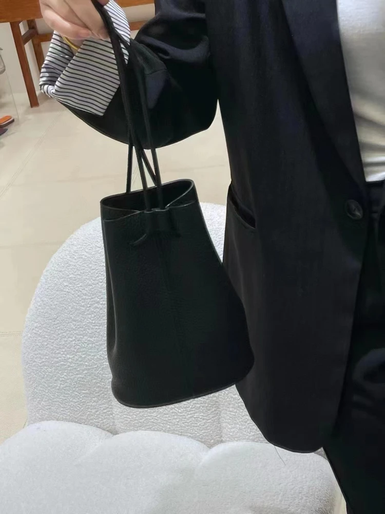 Retro Dstring Buet Bag Women's Genuine Leather Crossbody Bag Simple Top Layer Cowhide Single oulder Bag Korean Sle
Retro Dstring Buet Bag Women's Genuine Leather Crossbody Bag Simple Top Layer Cowhide Single oulder Bag Korean Sle