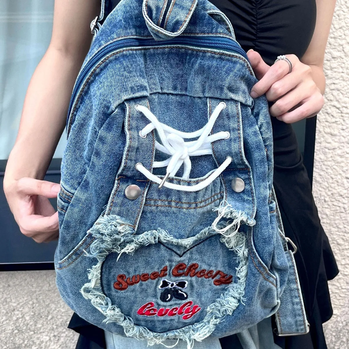 Cowboy backpack with rough edges, retro cute and versatile, large capacity student school bag, daily commuting backpack
Cowboy backpack with rough edges, retro cute and versatile, large capacity student school bag, daily commuting backpack