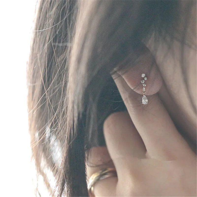 S925 Silver Plated 18K Gold Korean Exquisite Star Zircon Stud Earrings For Women Temperament Best Friend Birthday Gift Jewelry
S925 Silver Plated 18K Gold Korean Exquisite Star Zircon Stud Earrings For Women Temperament Best Friend Birthday Gift Jewelry