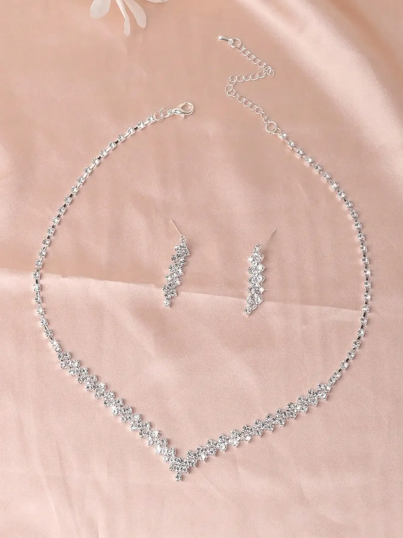 Sparkling Rhinestone Necklace and Earring Set for Wedding Party Occasion
Sparkling Rhinestone Necklace and Earring Set for Wedding Party Occasion
