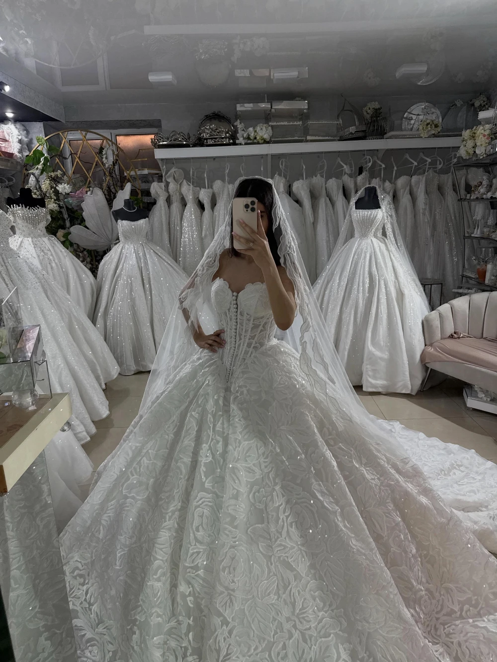 New Luxury Sweetheart Corset A-line Wedding Dress Lace Appliques Court Train Custom Bridal Gown Vestido De Novia Customized
New Luxury Sweetheart Corset A-line Wedding Dress Lace Appliques Court Train Custom Bridal Gown Vestido De Novia Customized