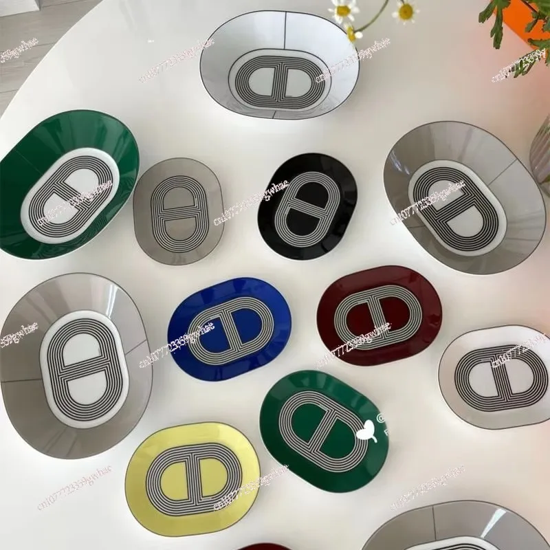 Ceramic European Style Western Condiment Dish Tableware Set Runway Style Bone China Snack Plate Oval Shaped Rallye Plates
Ceramic European Style Western Condiment Dish Tableware Set Runway Style Bone China Snack Plate Oval Shaped Rallye Plates