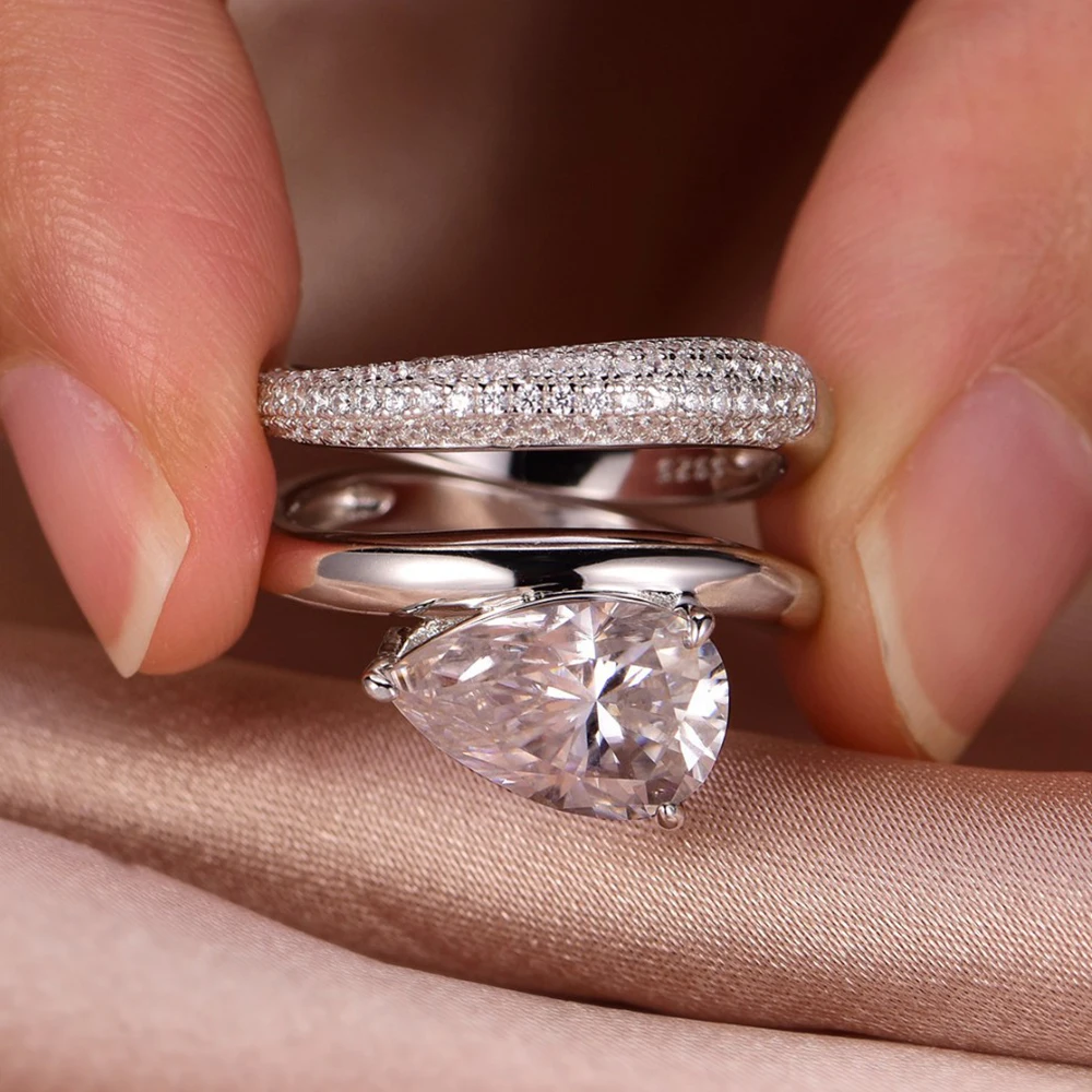 4Carat East West Pear Cut Moissanite Engagement Ring Set for Women S925 Silver 18K Gold Plated Matching Wedding Band Jewelry
4Carat East West Pear Cut Moissanite Engagement Ring Set for Women S925 Silver 18K Gold Plated Matching Wedding Band Jewelry