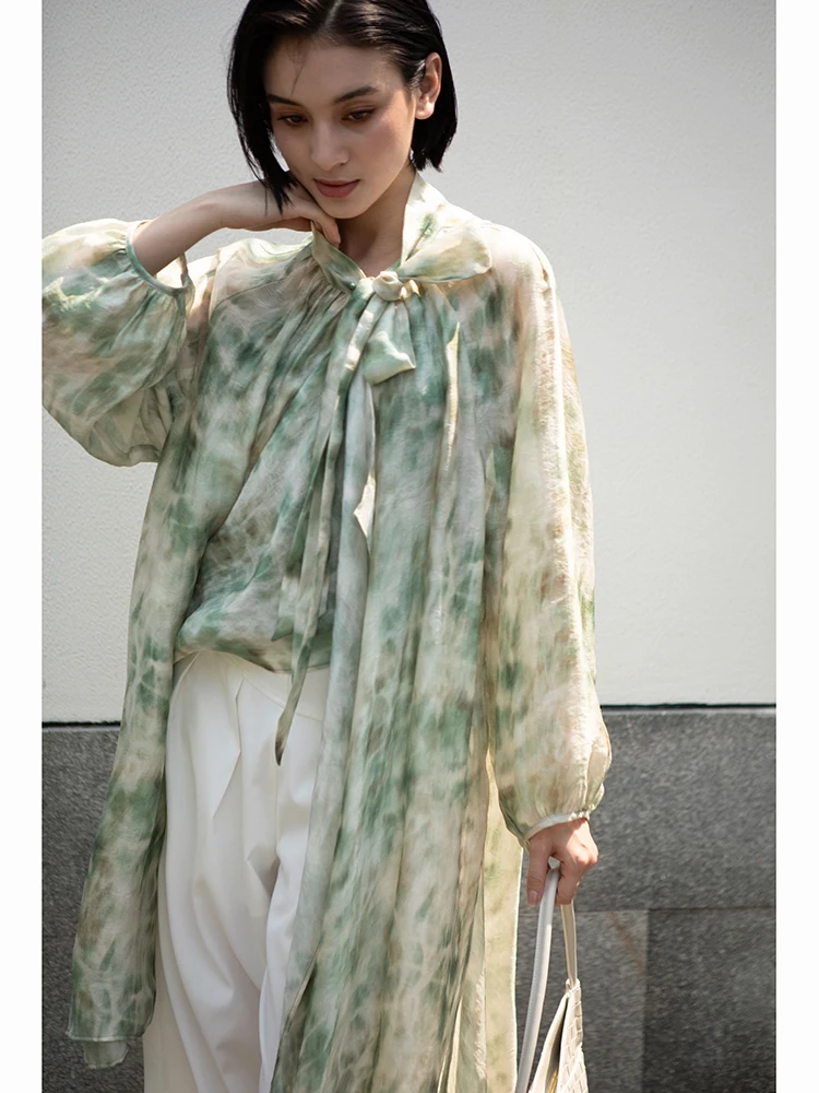 Новая китайская женская блузка с длинным рукавом, легкая, с принтом, с завязками, весна-лето, модная, для повседневной носки, приталенная
Новая китайская женская блузка с длинным рукавом, легкая, с принтом, с завязками, весна-лето, модная, для повседневной носки, приталенная