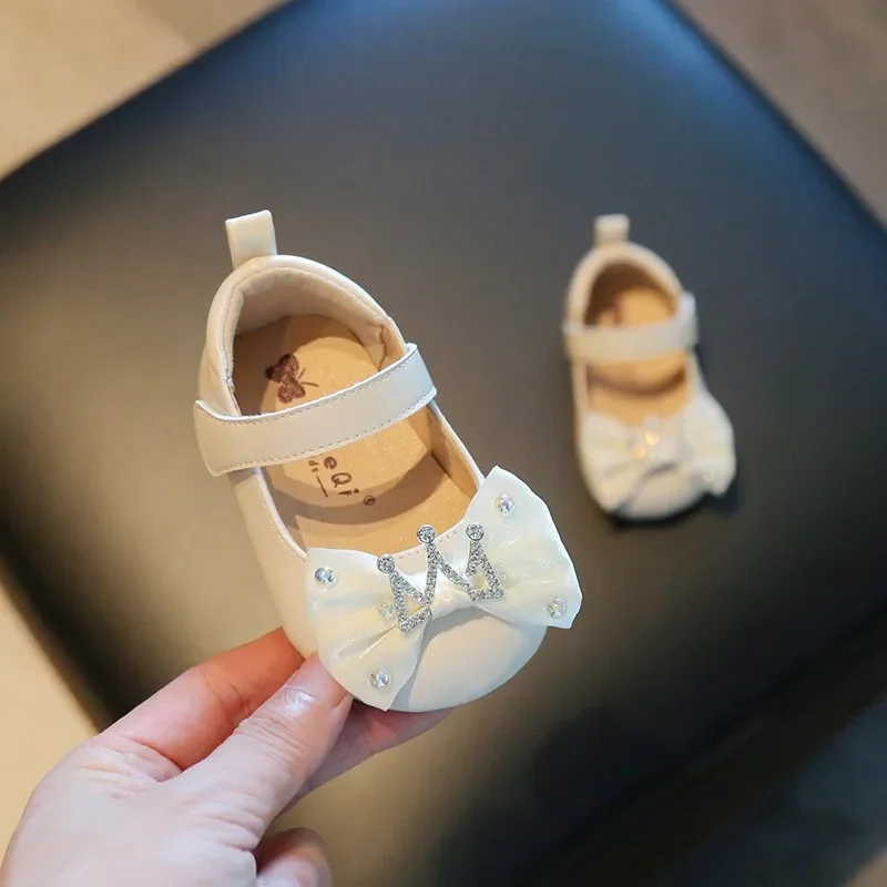 Toddlers Fashion Girls Causal Shoes Elegant Bowknot Children's Leather Shoes Non-slip Versatile Soft Kids Princess Walking Flats
Toddlers Fashion Girls Causal Shoes Elegant Bowknot Children's Leather Shoes Non-slip Versatile Soft Kids Princess Walking Flats