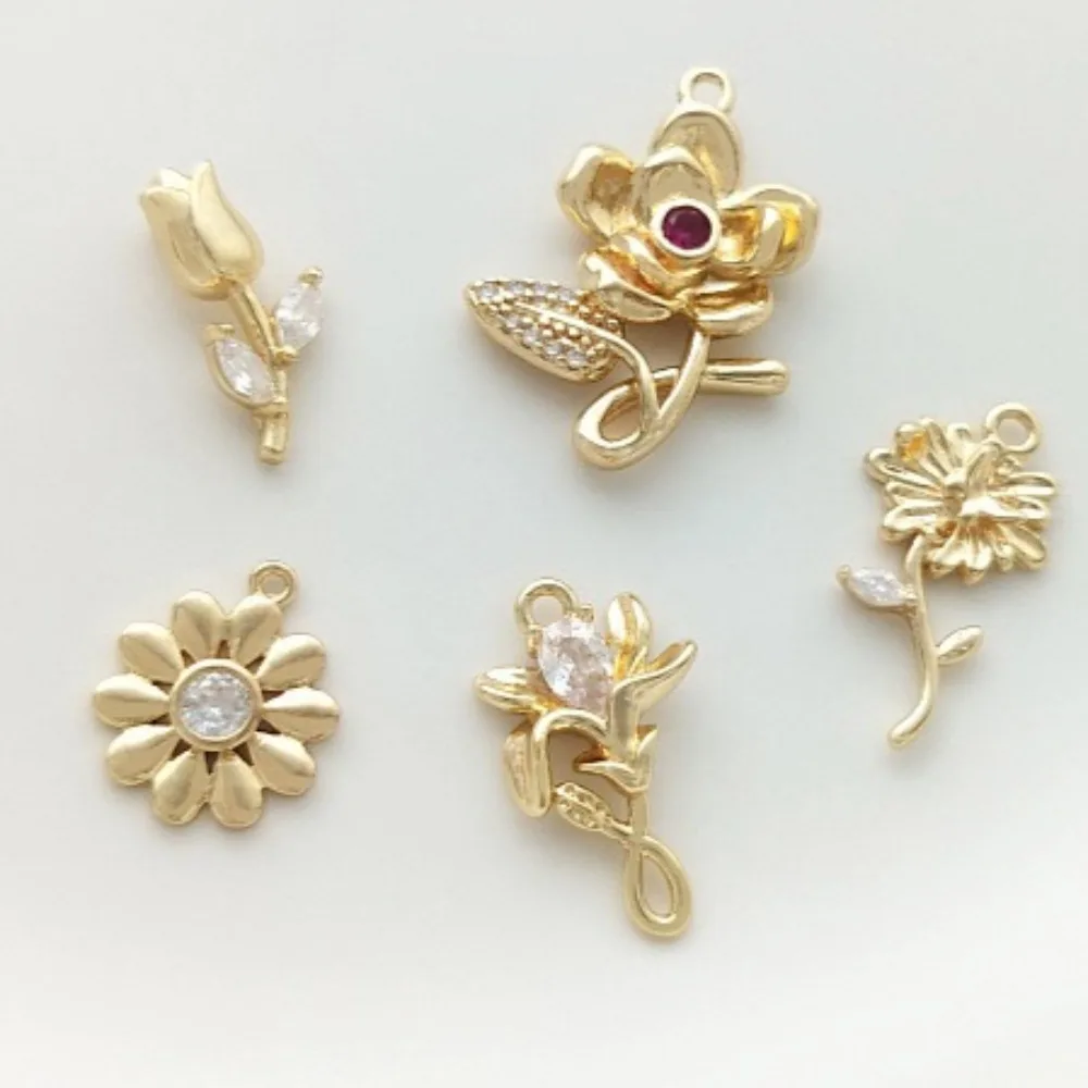 1Pcs Copper Charms 14K Gold Color Zircon Daisies Tulip Rose Flower Pendant Handmade Earrings Bracelet Pendant
1Pcs Copper Charms 14K Gold Color Zircon Daisies Tulip Rose Flower Pendant Handmade Earrings Bracelet Pendant