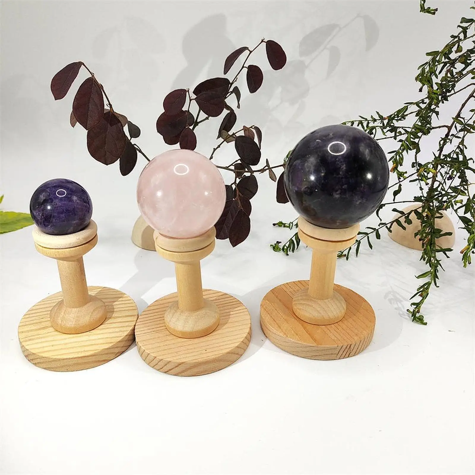 Wooden Golf Ball Display Stand Elegant Sphere Holder Rack Decorative Showcase for Sport Golf Accessories Collections
Wooden Golf Ball Display Stand Elegant Sphere Holder Rack Decorative Showcase for Sport Golf Accessories Collections