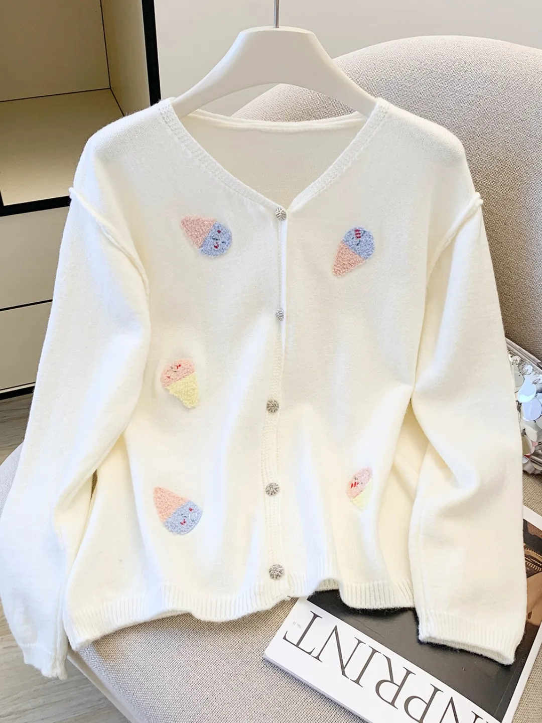 Loose Knitted V-Ne Ice Cr Stitching Women's Open Cardigan Autumn Winter New Sle Age-Defng Long Sve Sweater Jaet
Loose Knitted V-Ne Ice Cr Stitching Women's Open Cardigan Autumn Winter New Sle Age-Defng Long Sve Sweater Jaet