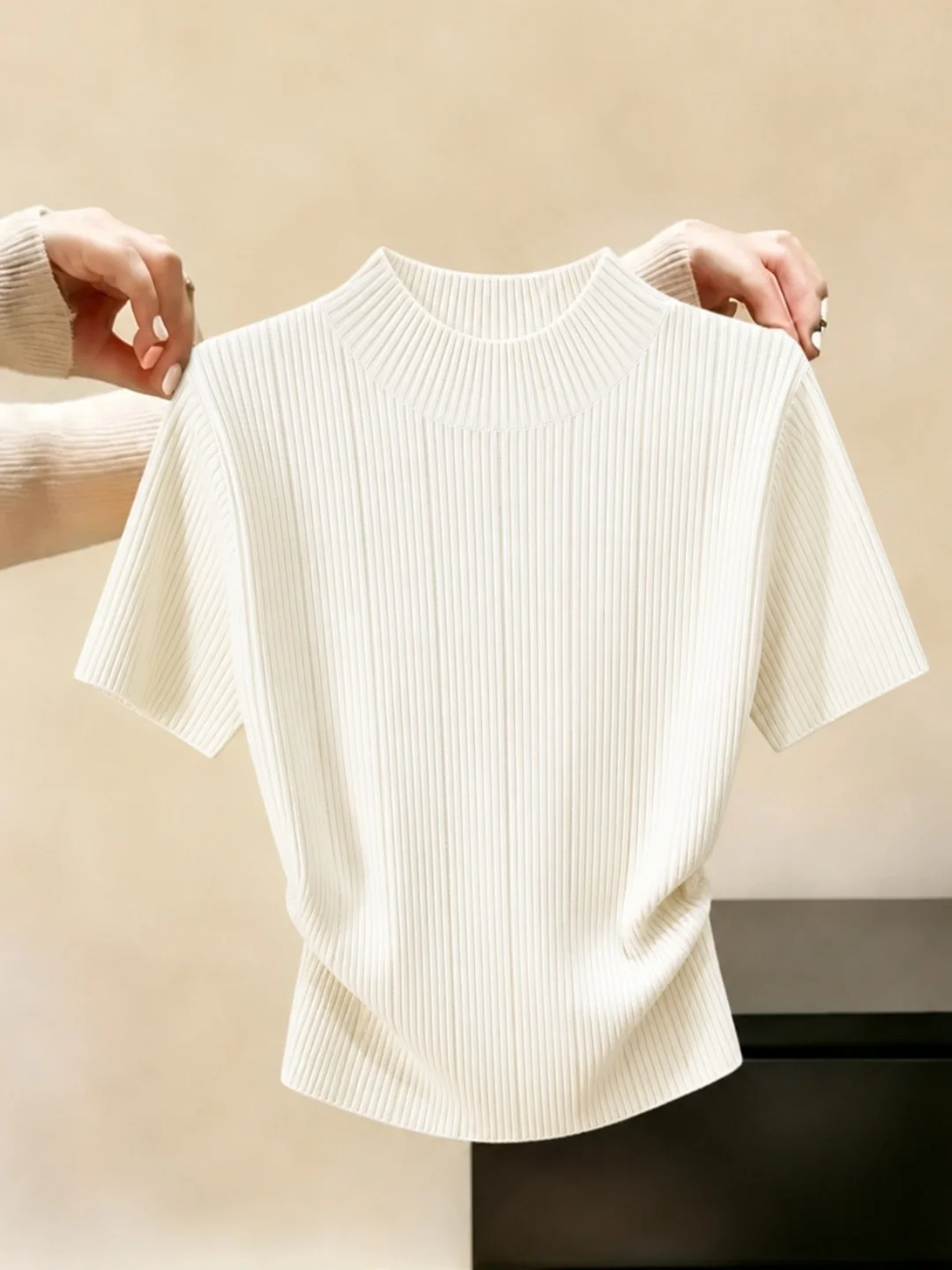 Korean Style round Neck Knitwear Comfortable Short Sleeve Top Versatile Commute Design Sensation Soft Silky Material Summer 2026
Korean Style round Neck Knitwear Comfortable Short Sleeve Top Versatile Commute Design Sensation Soft Silky Material Summer 2026