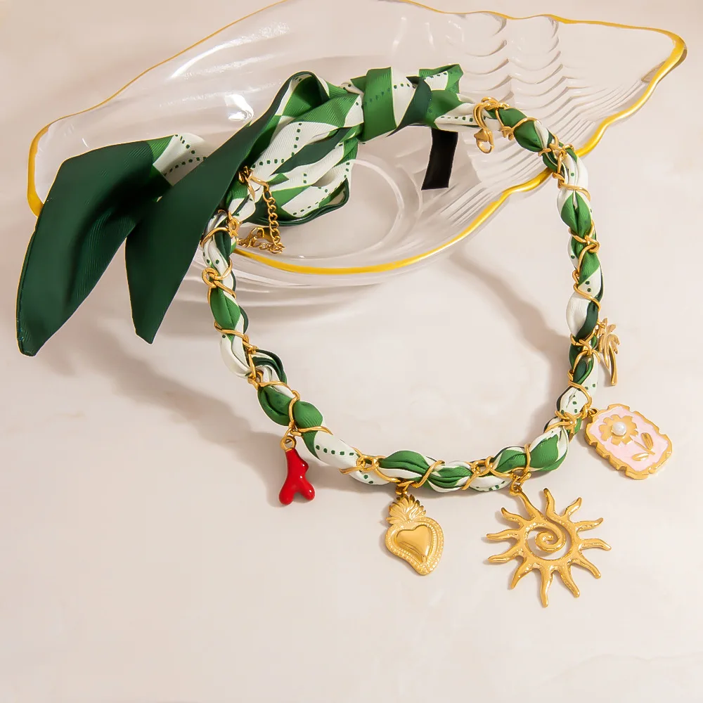 Elegant Stainless Steel Scarf Necklace for Women Holiday Colorful Sunflower Heart Dopamine Pendant Jewelry Birthday Gift
Elegant Stainless Steel Scarf Necklace for Women Holiday Colorful Sunflower Heart Dopamine Pendant Jewelry Birthday Gift