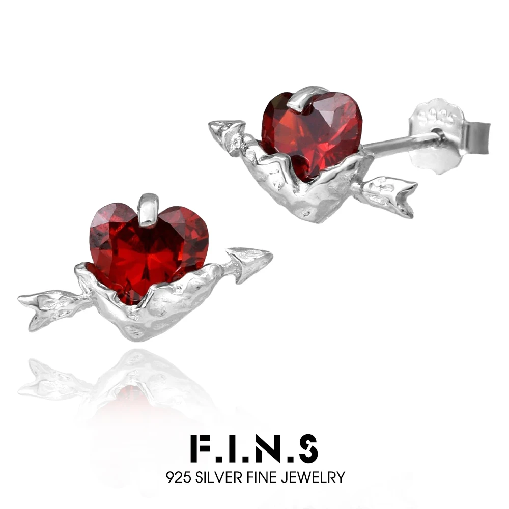 F.I.N.S S92 Sterling Silver Love Heart Earrings Versatile A Single Arrow Pierces the Heart Red Zirconia Piercing Ear Studs
F.I.N.S S92 Sterling Silver Love Heart Earrings Versatile A Single Arrow Pierces the Heart Red Zirconia Piercing Ear Studs