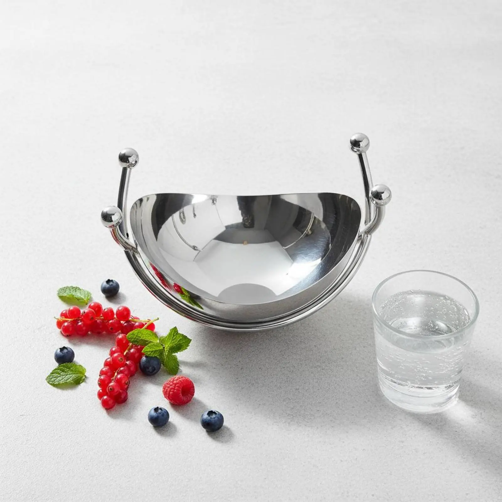 Stainless Steel Fruit Bowl Polished Finish Silver Snack Tray Metal Candy Dish Stable Base Modern Half-Moon Bowl for KTV, Office
Stainless Steel Fruit Bowl Polished Finish Silver Snack Tray Metal Candy Dish Stable Base Modern Half-Moon Bowl for KTV, Office