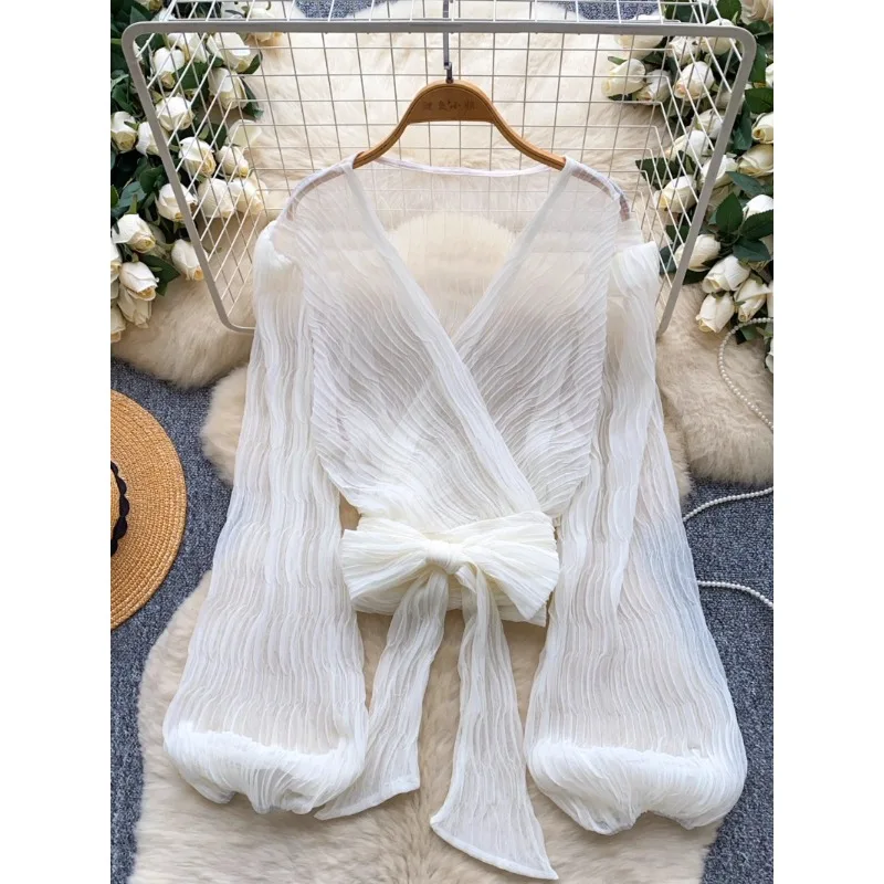 Light Luxury Simple High-end Puff Sleeve Shirt Women Blouse Autumn Pleated Cross-Collar Strap Waisted Chic Shirt Female Tops 
Light Luxury Simple High-end Puff Sleeve Shirt Women Blouse Autumn Pleated Cross-Collar Strap Waisted Chic Shirt Female Tops