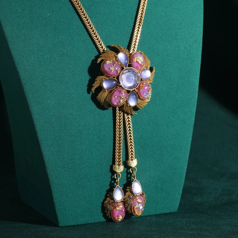 Vintage Violet Gold Color Foil Flower Necklaces Woman Luxury Natural Pendant Charm Antique Party Jewelry 2025 Mothers Day Gift 
Vintage Violet Gold Color Foil Flower Necklaces Woman Luxury Natural Pendant Charm Antique Party Jewelry 2025 Mothers Day Gift