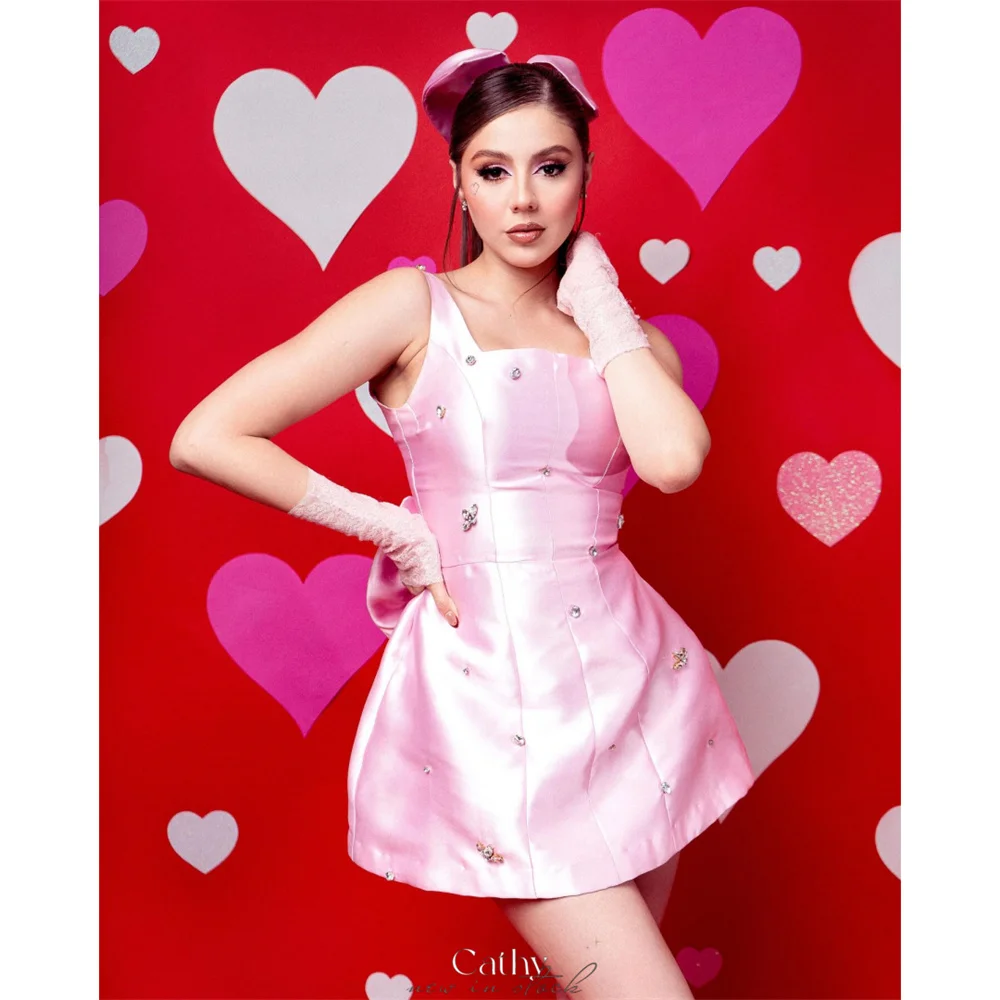 Cathy Pink Mini Skirt Rhinestones Satin Prom Dress Lace-up With Bow Back vestidos de noiva Customized A-line Homecoming Dresses
Cathy Pink Mini Skirt Rhinestones Satin Prom Dress Lace-up With Bow Back vestidos de noiva Customized A-line Homecoming Dresses