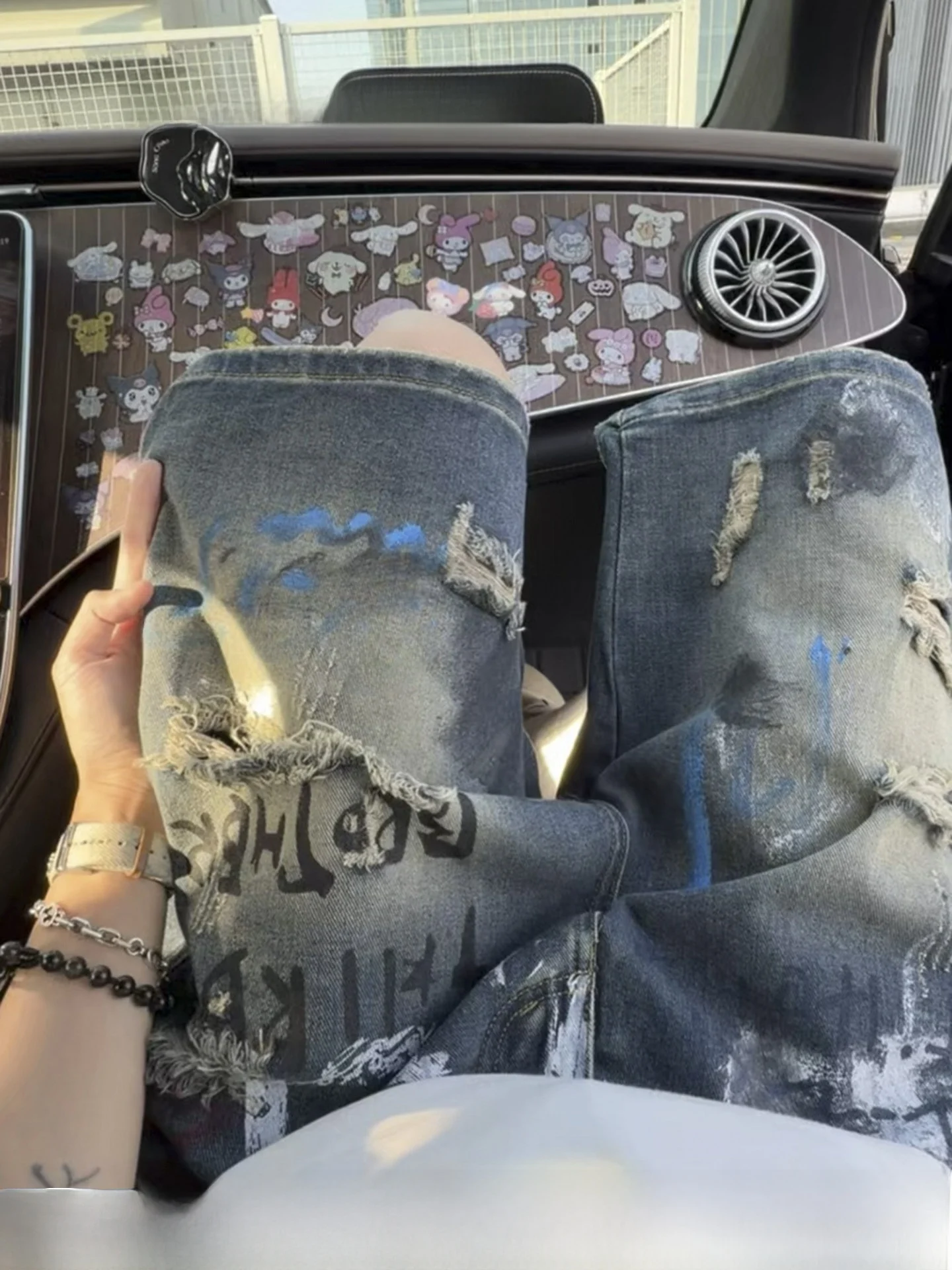 American High Street Graffiti Destroyed Denim Shorts Men Summer Trendy Brand Bad Boy Splashed Design Loose Straight Five-Poin...
American High Street Graffiti Destroyed Denim Shorts Men Summer Trendy Brand Bad Boy Splashed Design Loose Straight Five-Poin...