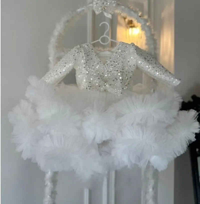 A Line Flower Girl Dresses Sequined Full Sleeve Christmas Gown Baby Girl First Birthday Dress with Bow
A Line Flower Girl Dresses Sequined Full Sleeve Christmas Gown Baby Girl First Birthday Dress with Bow