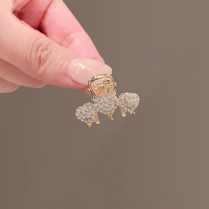 New Korean Style Alloy Rhinestone Heart-shaped Hair Crab Claw For Girl Women Headwear Summer Sweet Cute Hairpins Side Barrettes
New Korean Style Alloy Rhinestone Heart-shaped Hair Crab Claw For Girl Women Headwear Summer Sweet Cute Hairpins Side Barrettes