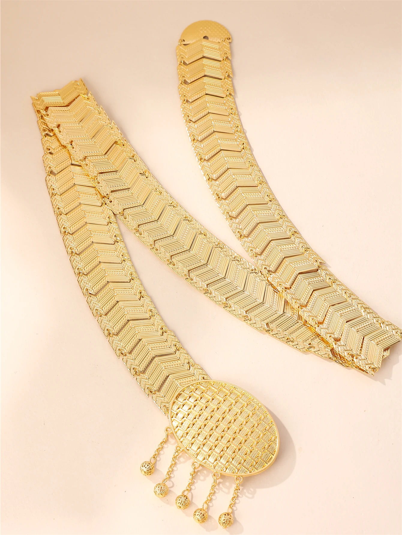 Fashionable Women's Kaftan Belt Vintage Style Arab Women's Waist Chain Middle Eastern Wedding Gala Festival Body Chain Gift
Fashionable Women's Kaftan Belt Vintage Style Arab Women's Waist Chain Middle Eastern Wedding Gala Festival Body Chain Gift