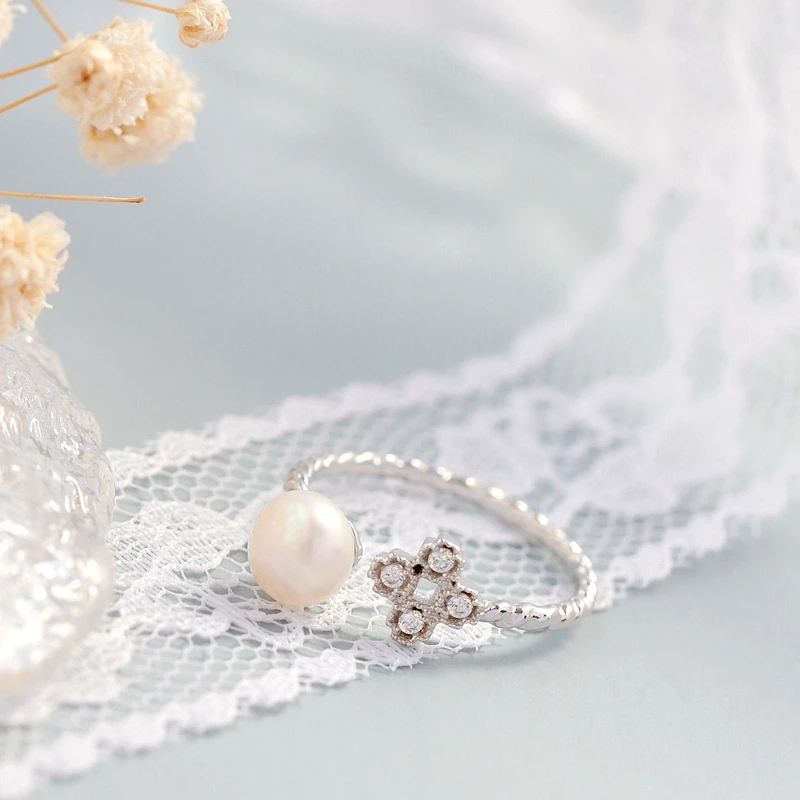 Inlaid Natural Freshwater pearl Opening Adjustable Ring Fashion Women Minimalist Style Authentic 925 Sterling Silver Ring Gift
Inlaid Natural Freshwater pearl Opening Adjustable Ring Fashion Women Minimalist Style Authentic 925 Sterling Silver Ring Gift